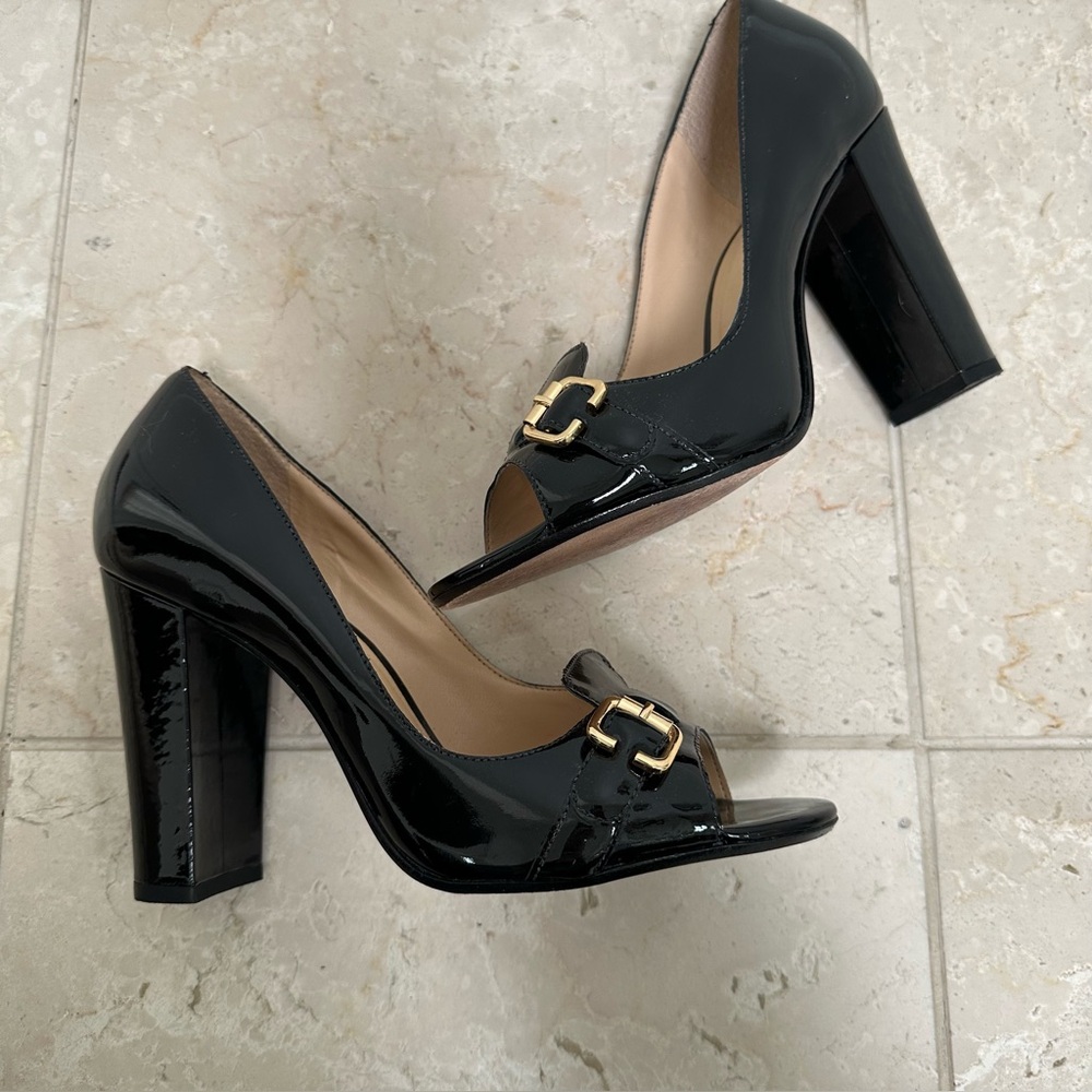 Talbots Black‎ Peep Toe Patten Leather Chunky Block Heel Gold Hardware Size 8.5